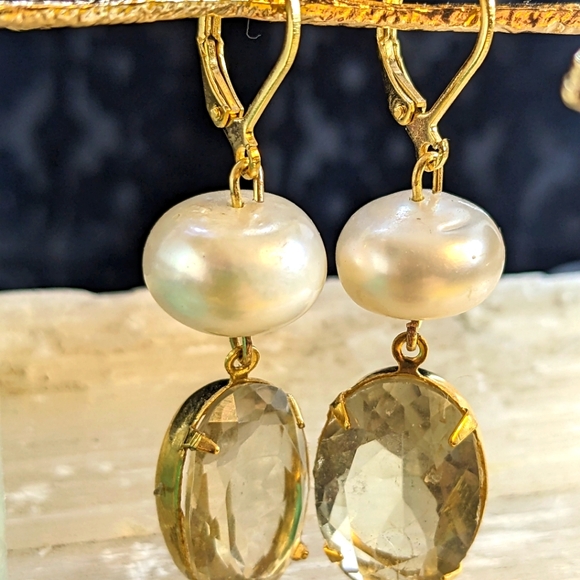 Large Prasiolite/ Green Amethyst 12.6 Ct. & Genuine Baroque Pearl Drop Earrings - Picture 2 of 4